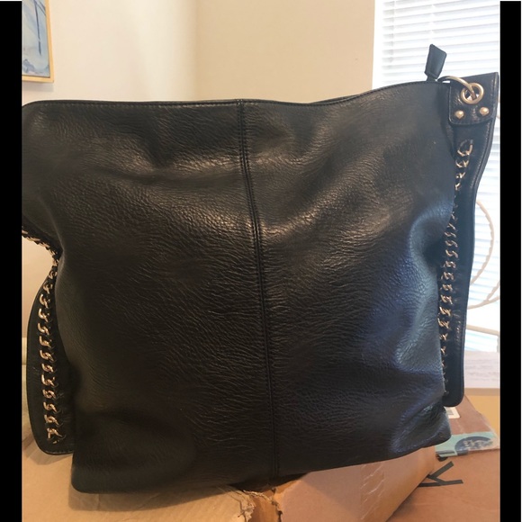 Used once leather like shoulder bag